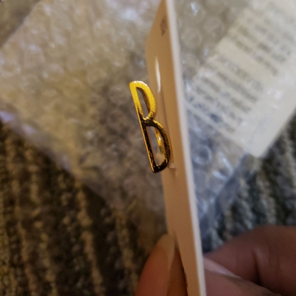 Express "B" ring sz 6